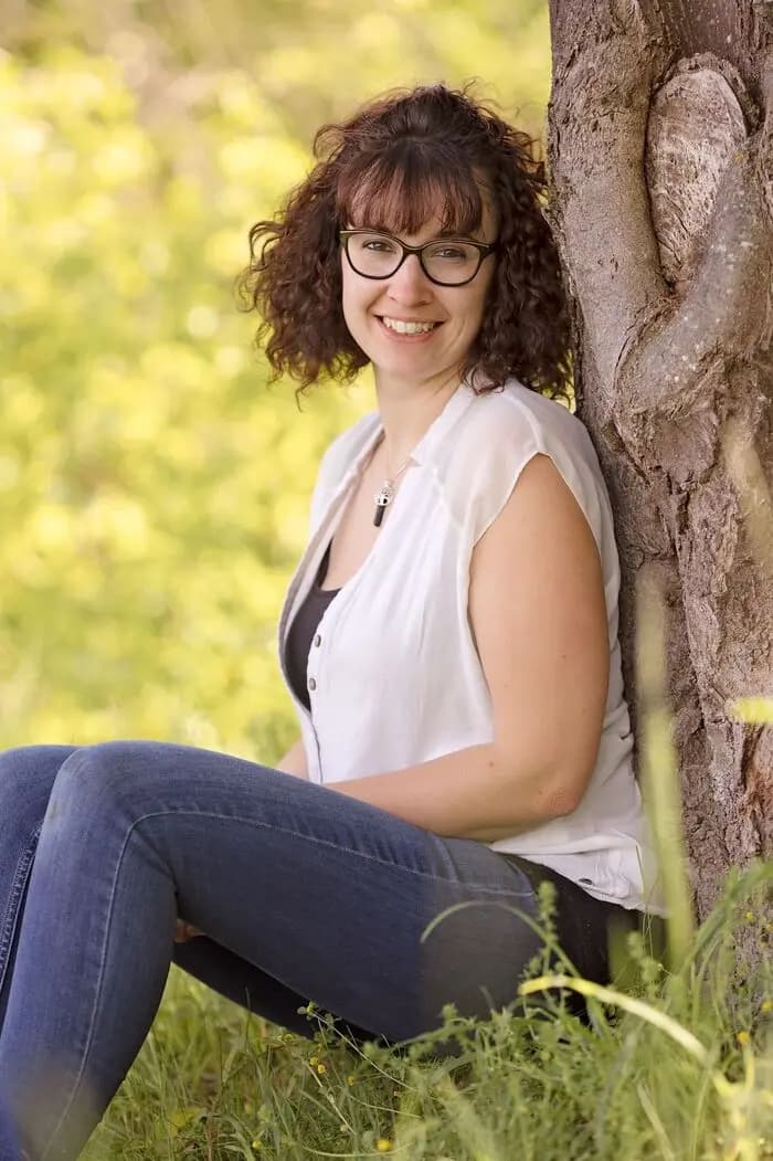 Portrait de Djémila Jolidon, thérapeute agréée ASCA chez Joli Don